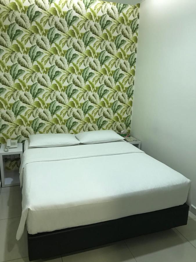 Goody Hotel Джохор-Бару Экстерьер фото