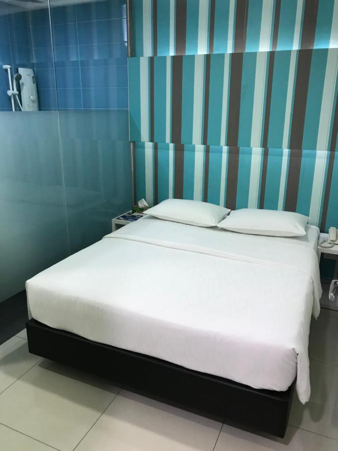 Goody Hotel Джохор-Бару Экстерьер фото