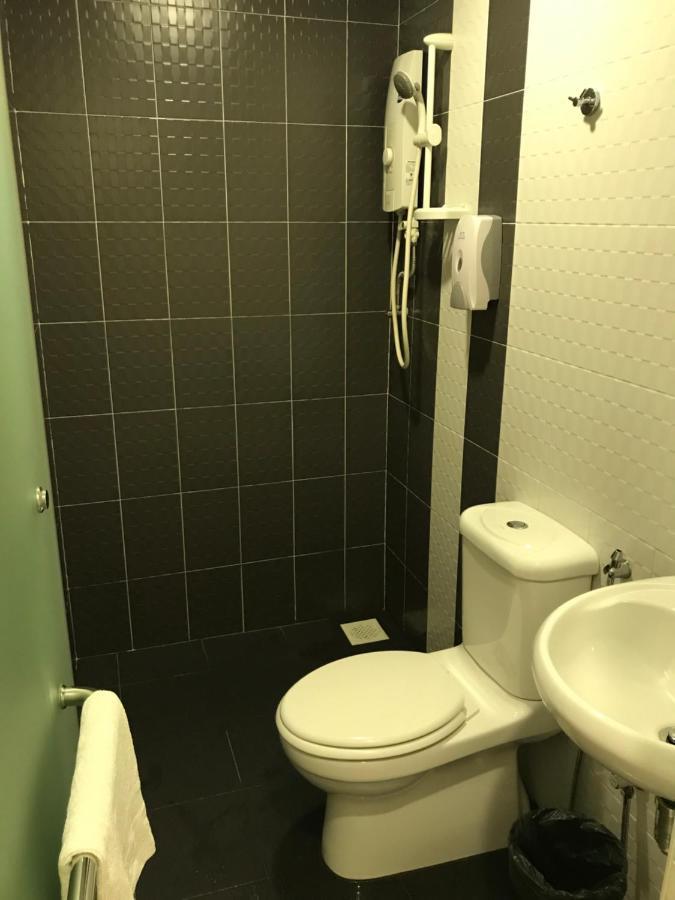 Goody Hotel Джохор-Бару Экстерьер фото