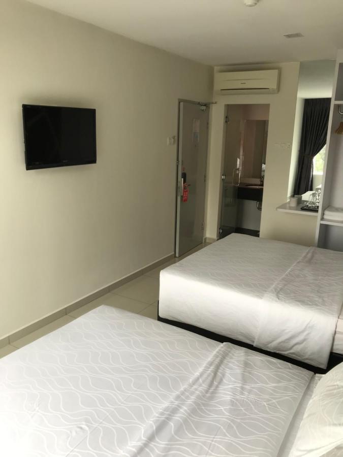 Goody Hotel Джохор-Бару Экстерьер фото